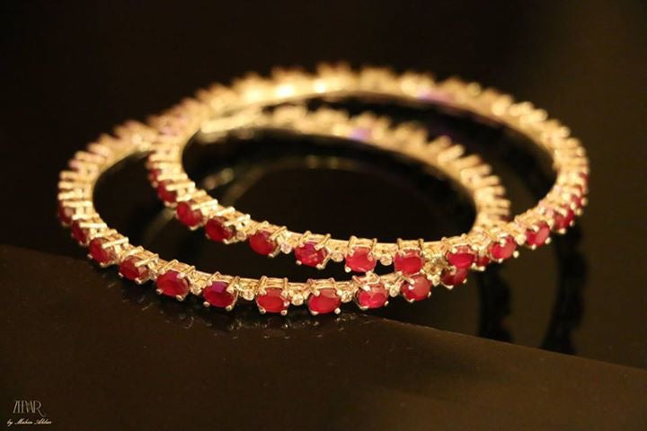 Red beauty bangles