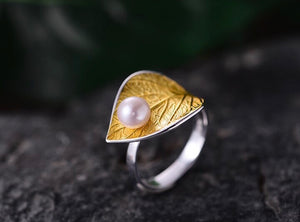 Leaf pearl ring