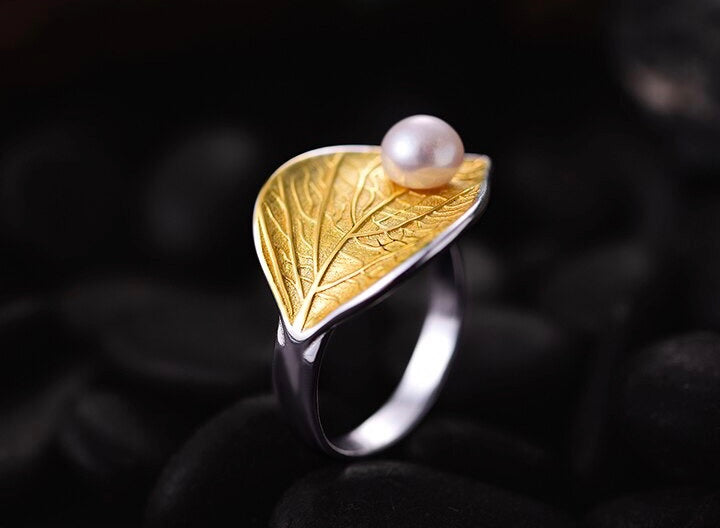 Leaf pearl ring