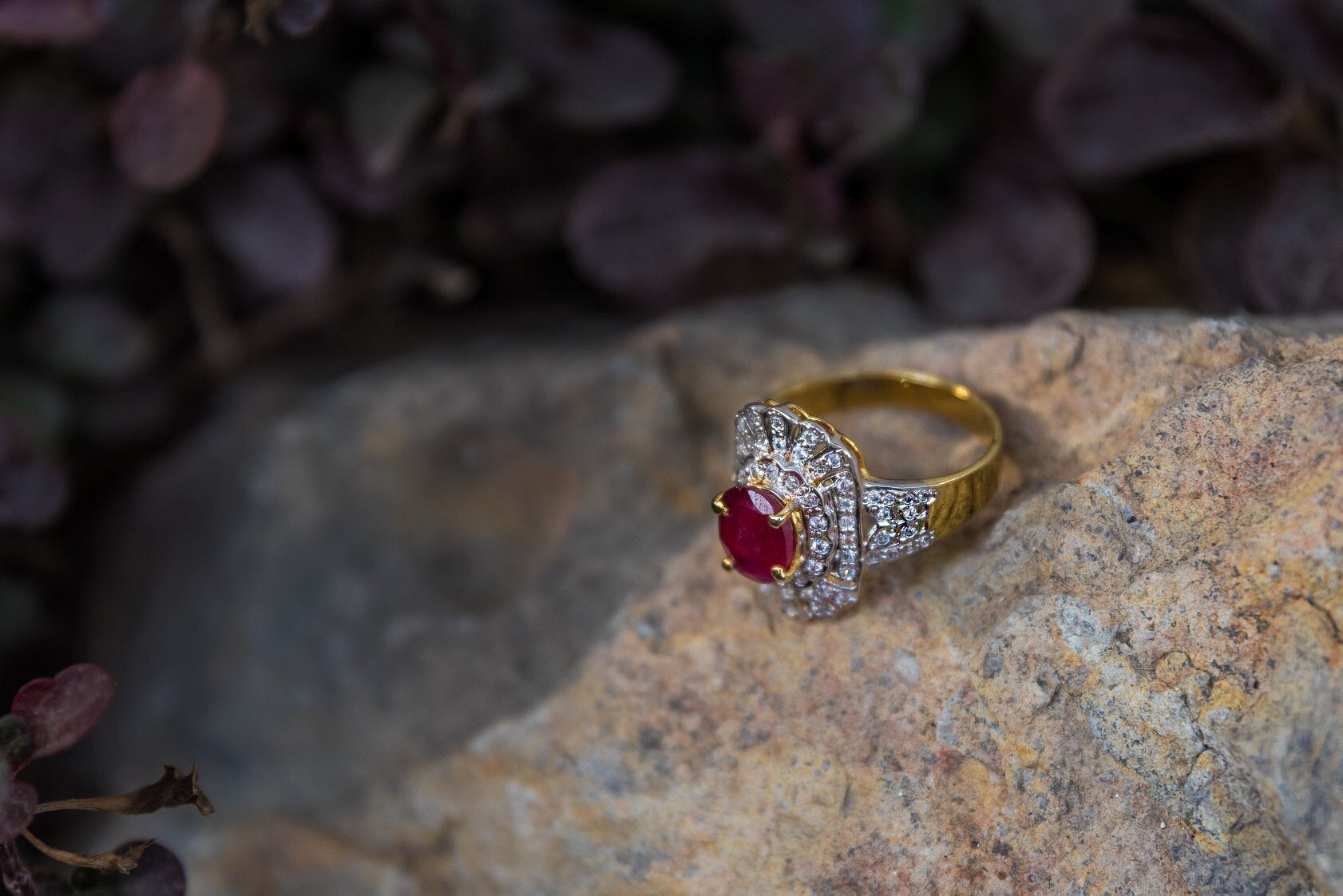 Red Woody Ring
